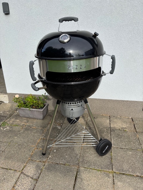 Zahradní gril s prstencem na pizzu - 2