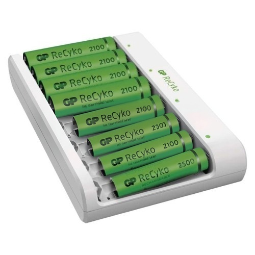 Nabíječka baterií GP Eco E811 + 4x AA ReCyko 2100 + 4x AAA R - 2