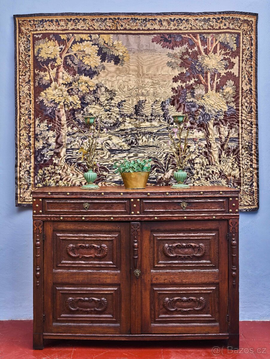 Neorenesanční komoda z masivního dubu cca 1800 - 2