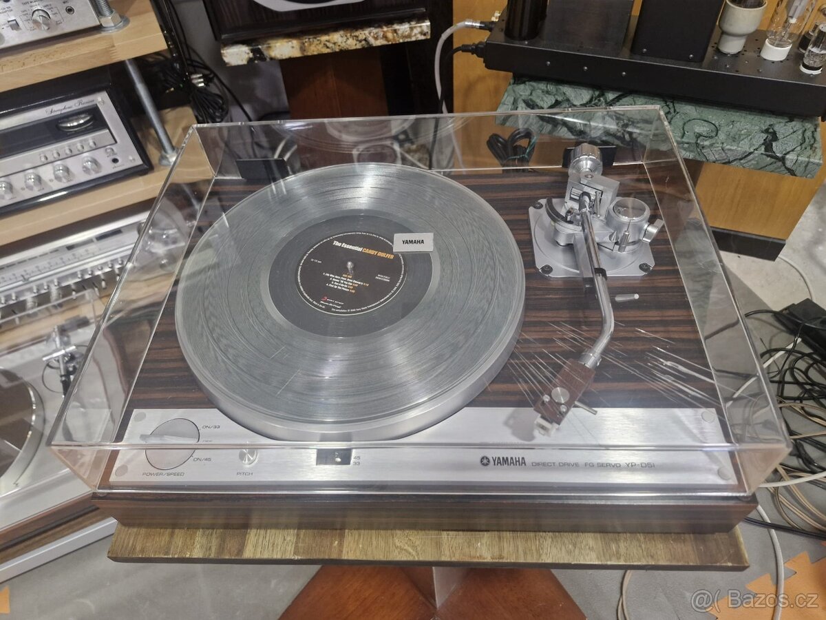 gramofon Yamaha Model YP-D 51 - 2