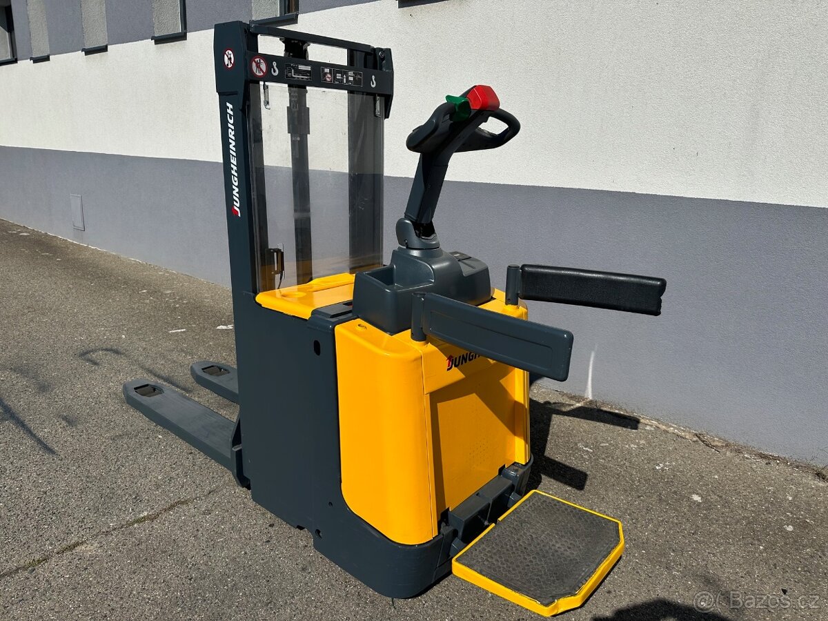 Vysokozdvižný vozík ruční Jungheinrich s přízdvihem 2t - 2