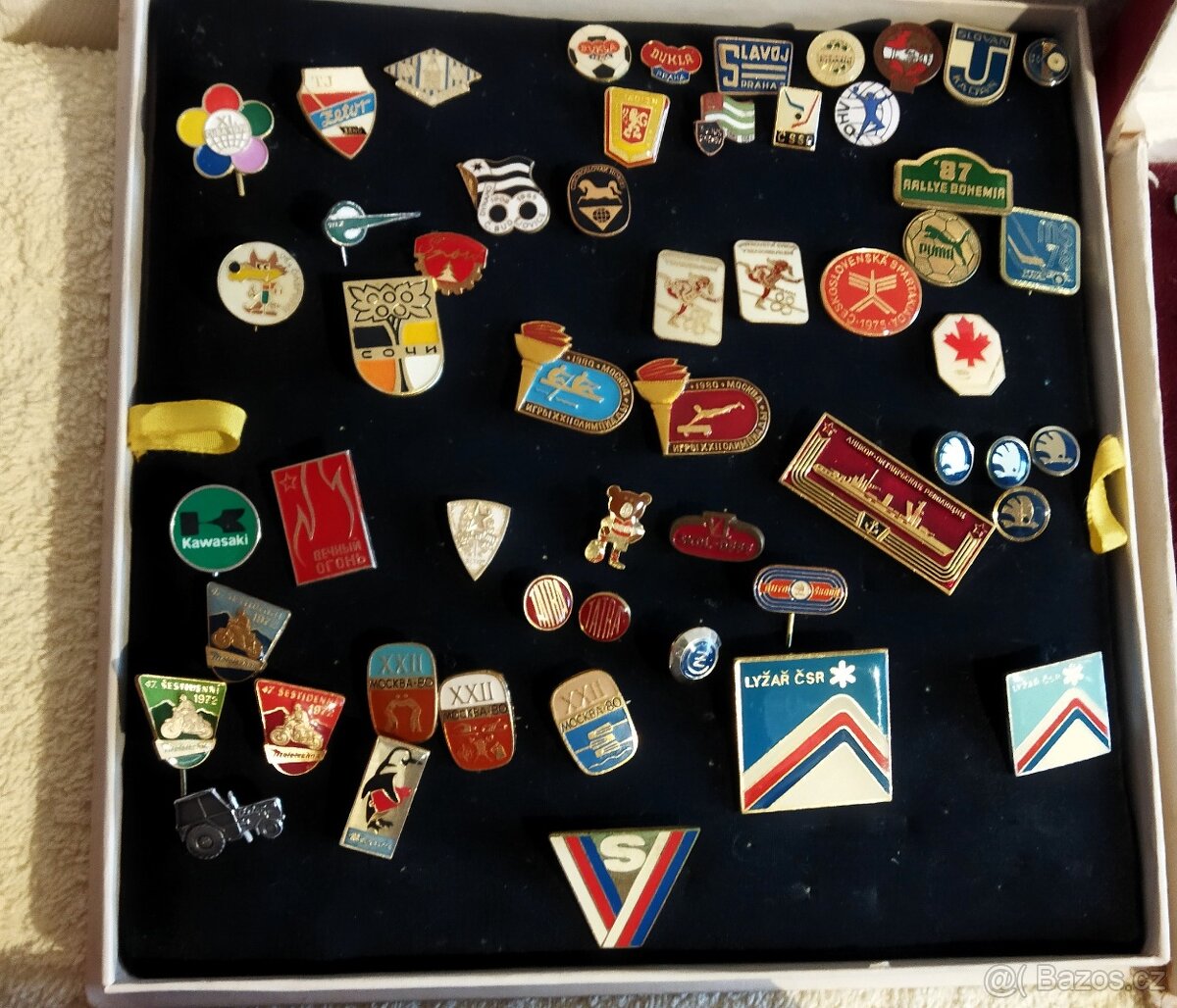 různé staré odznaky - 2