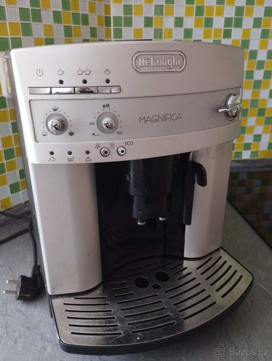 Kávovar DeLonghi magnifica - 2