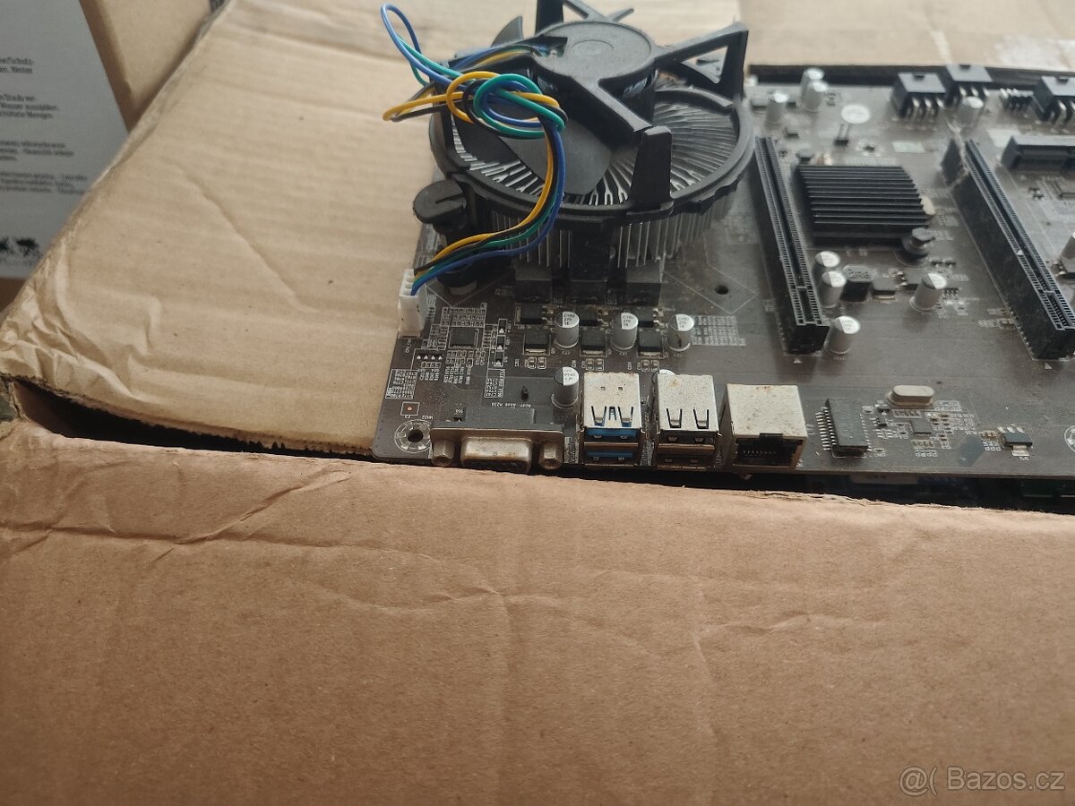 základní deska 8xGPU - 2