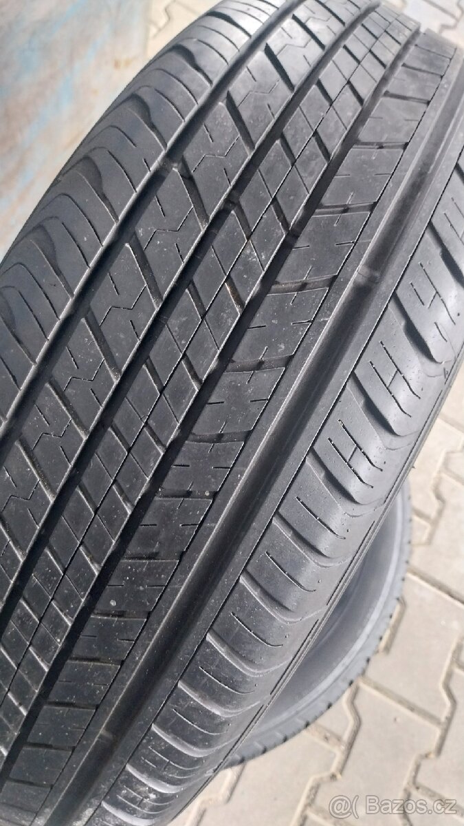 Prodám 2 x pneu Dunlop 225/60/18 - 2