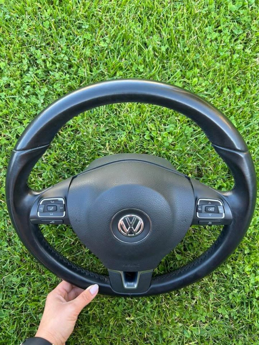 Multifunkční tříramenný volant VW - 2