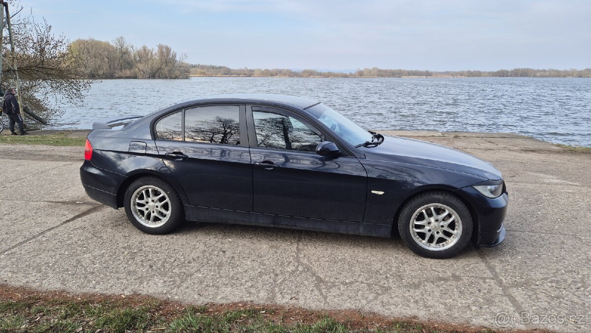 Bmw e90 320i - 2