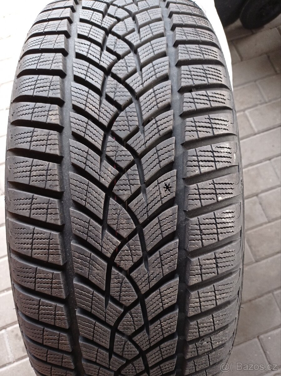 Pneumatika zimní Good Year - 2