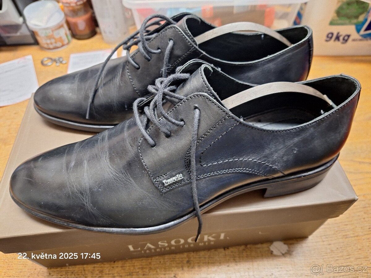 Polobotky černé. - 2