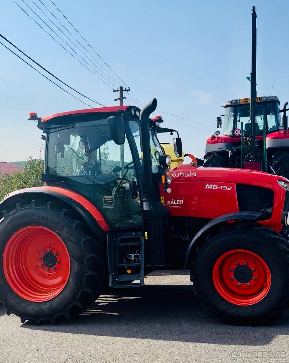 Traktor Kubota M6132 - 2
