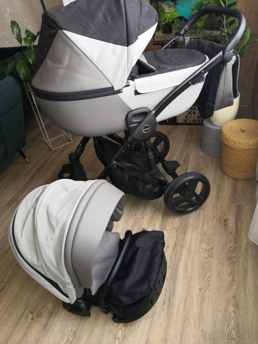 Kočárek - Junama - 2