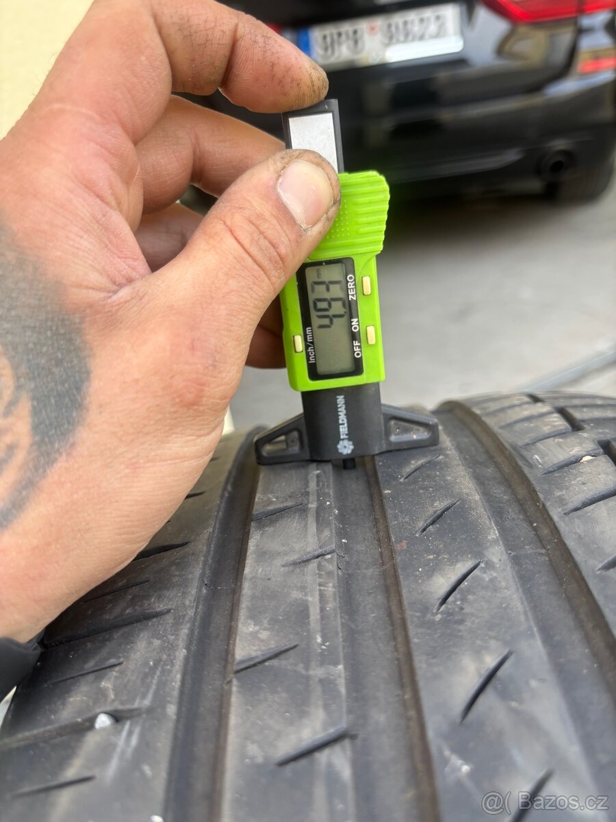 Continental 225/40/18 - 2