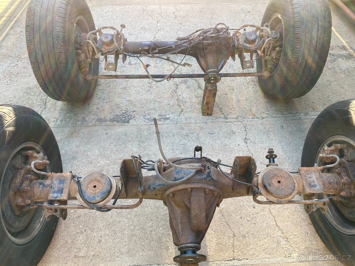 Přední a zadní náprava Nissan Patrol Y61 - 2