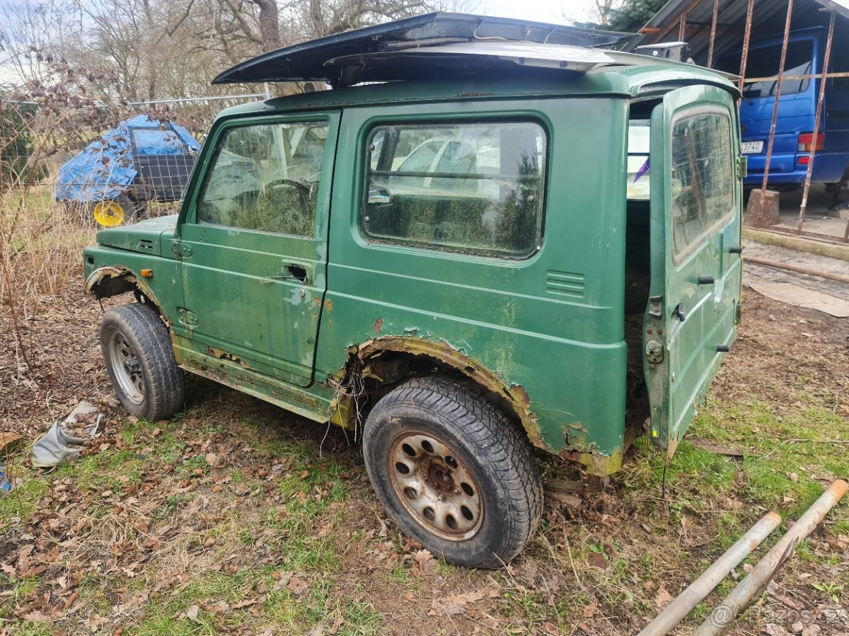 Náhradní díly ze Suzuki Samurai