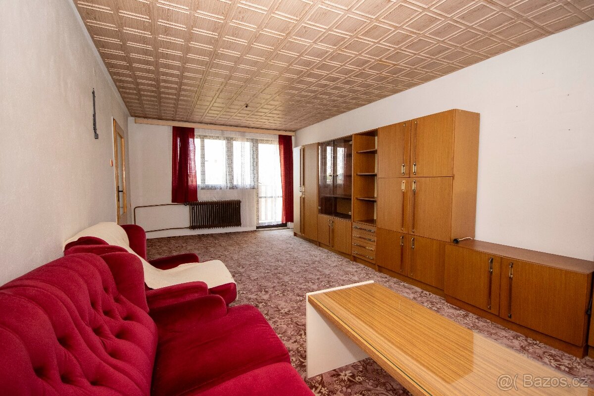 Prodej prostorného rodinného domu s dvěma byty a zahradou - 2