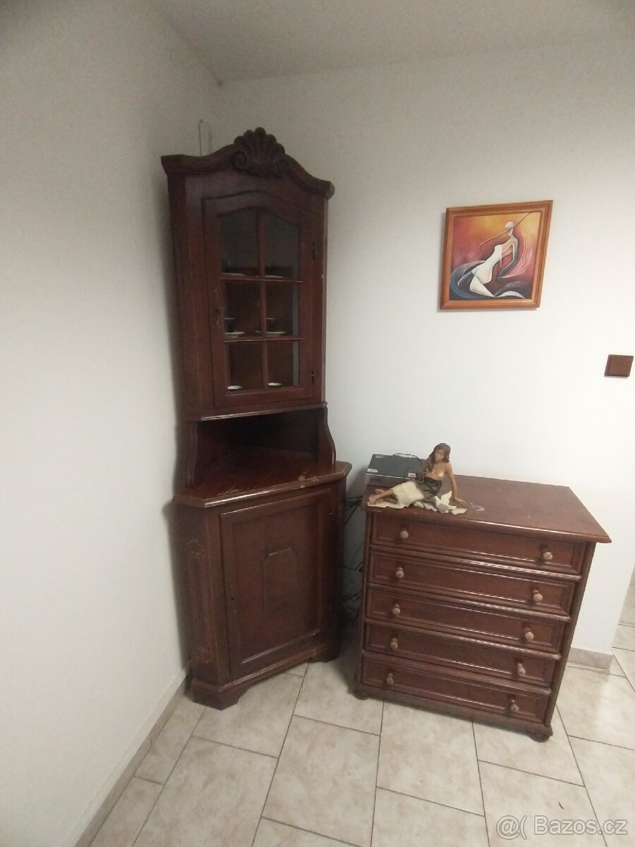 Starožitná skříňka + komora - 2