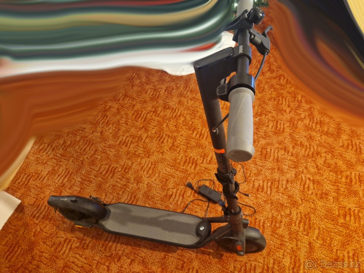 Ninebot Kickscooter F25E by Segway - 2