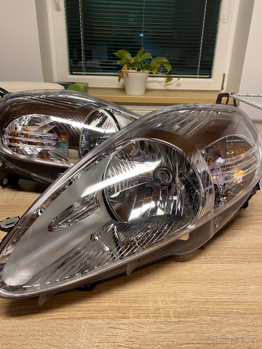 Fiat Grande Punto přední světla - 2