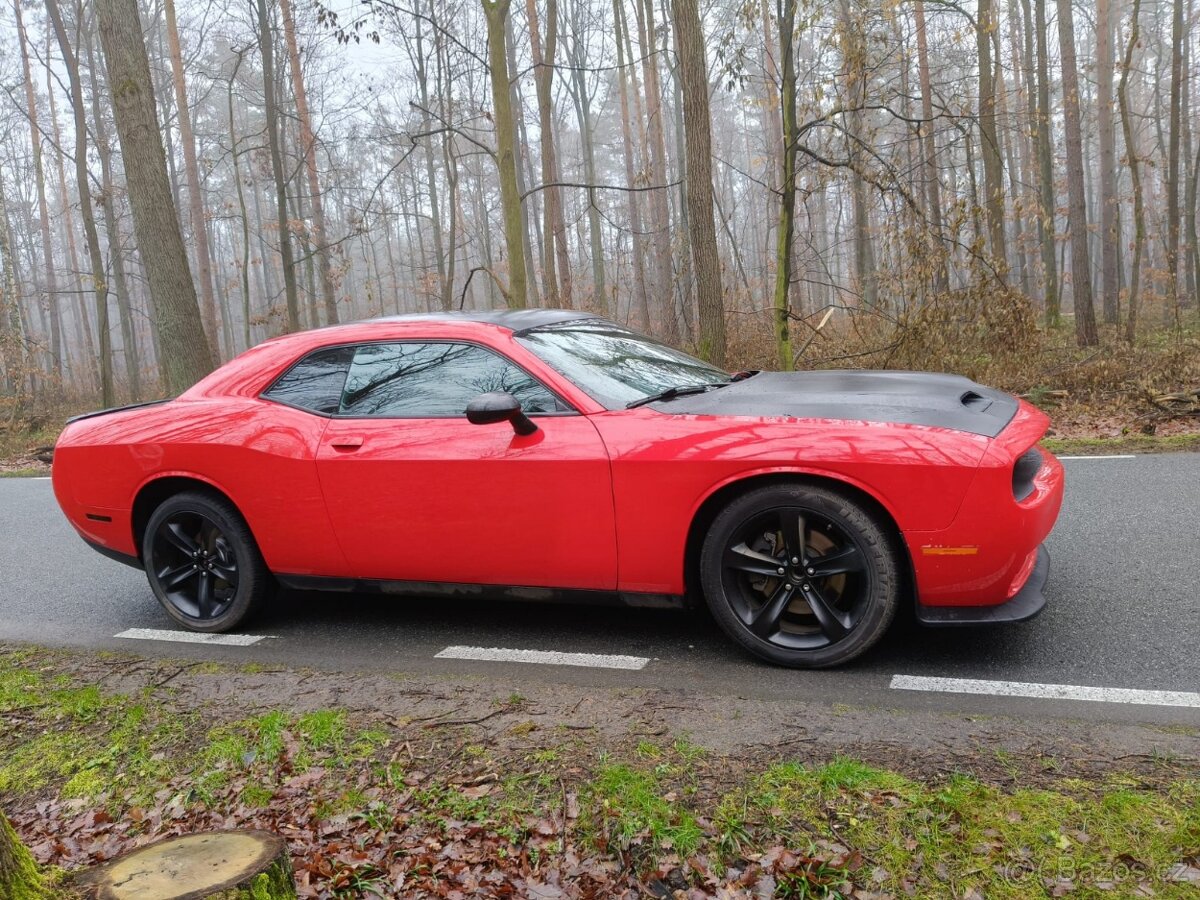 DODGE CHALLENGER R/T 5,7 Hemi 2019 102tis km DPH - 2