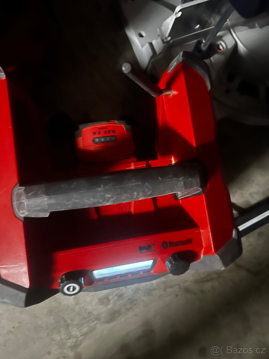 Hilti radio s nabíječkou + zánovní baterie - 2