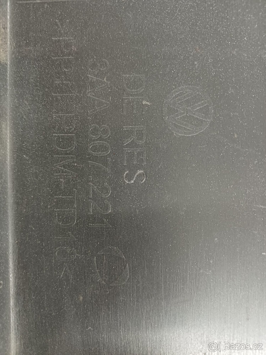 Passat B7 přední nárazník 3AA 807 221 - 2