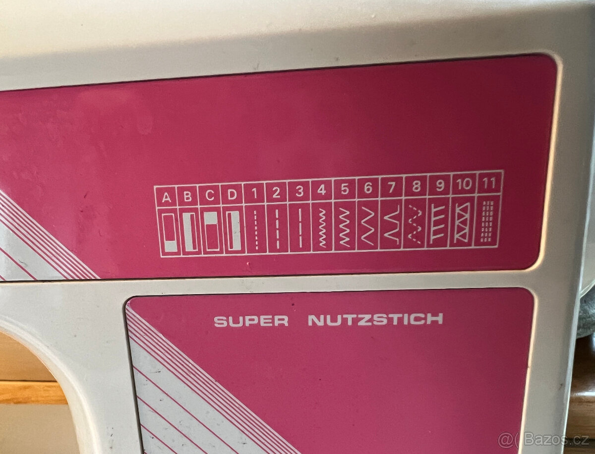 Šicí stroj Privileg kompletní - 2