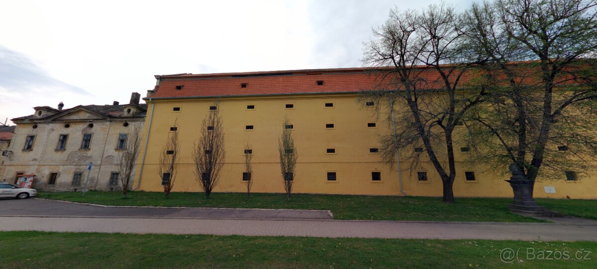 Prodej komerční nemovitosti 1000 m² Doksany - 2