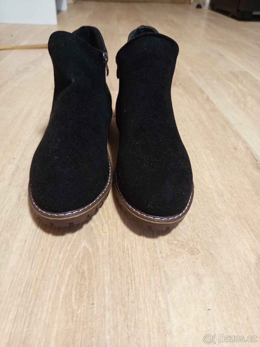 Dámské semišové kotníkové boty - 2