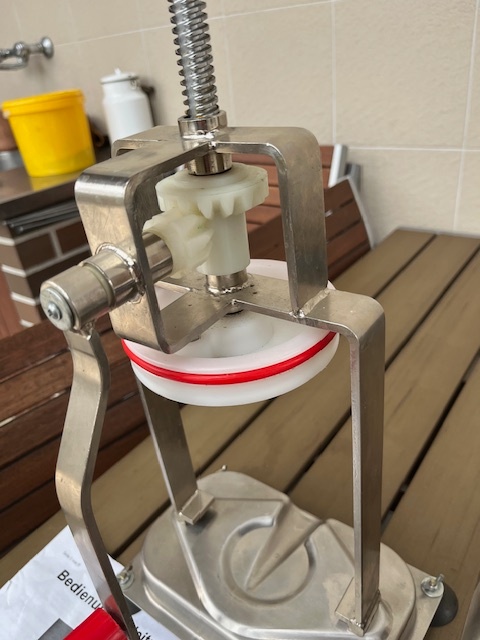 plnička jitrnic - 2