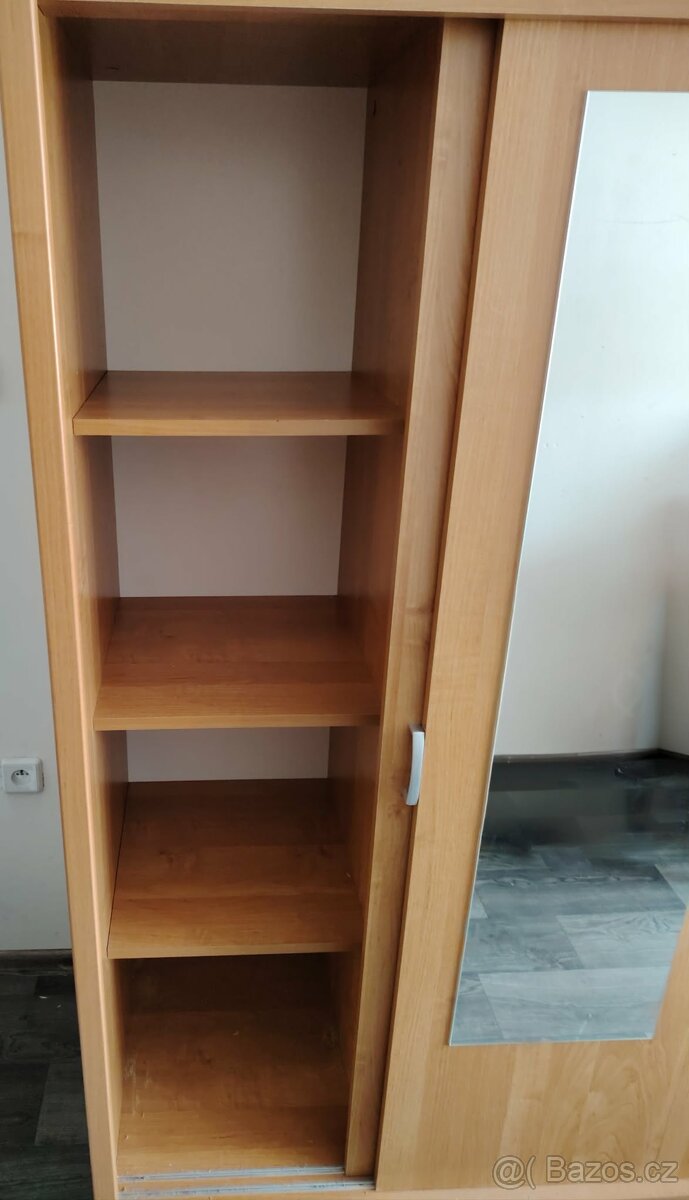 Skříň s posuvnými dveřmi a nástavcem - 2