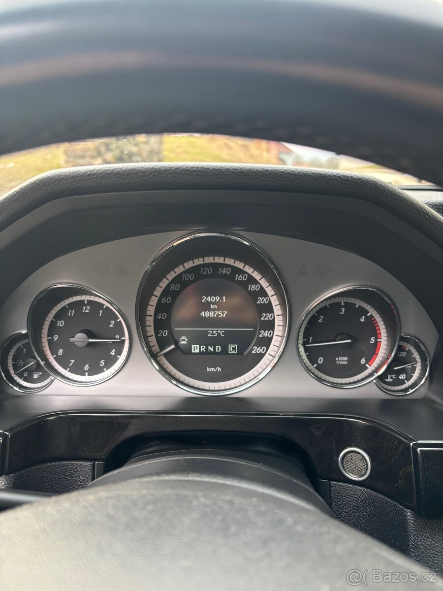 Mercedes-Benz Třídy E, E 220 CDI BlueEFFICIENCY - 2