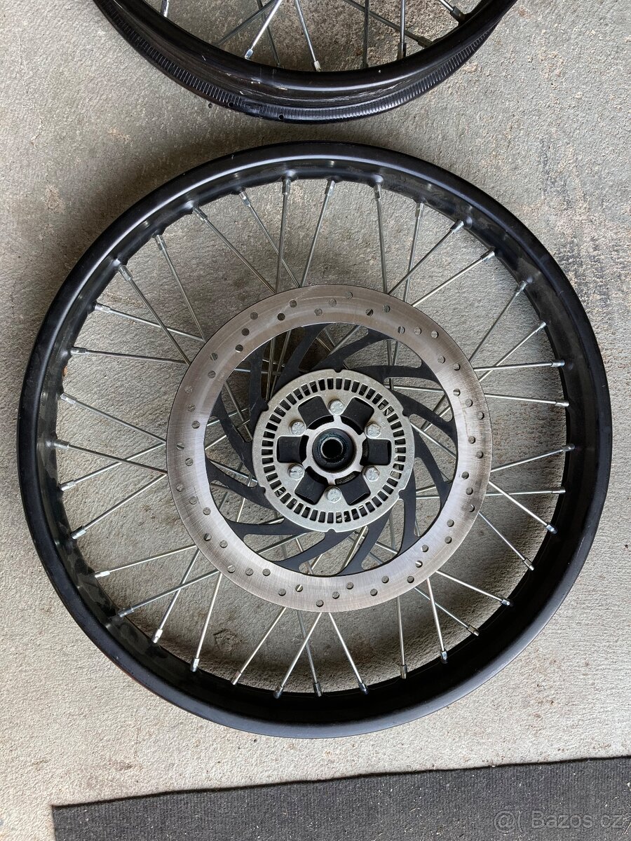 Royal Enfield Himalayan 450 - 2