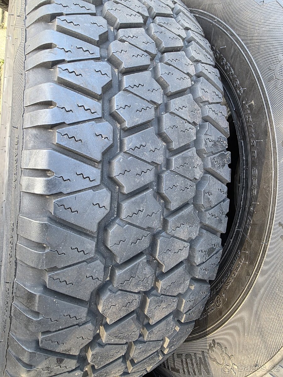 PNEUMATIKY 235/65/16 C. CELOROČNÍ. - 2