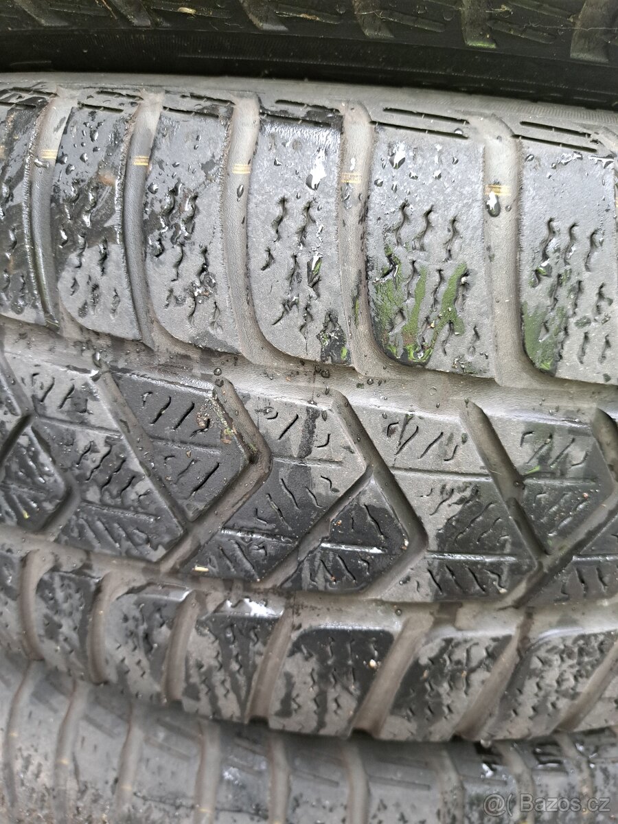 Kola Ford Kuga VW -Cady, v dobrém stavu. - 2