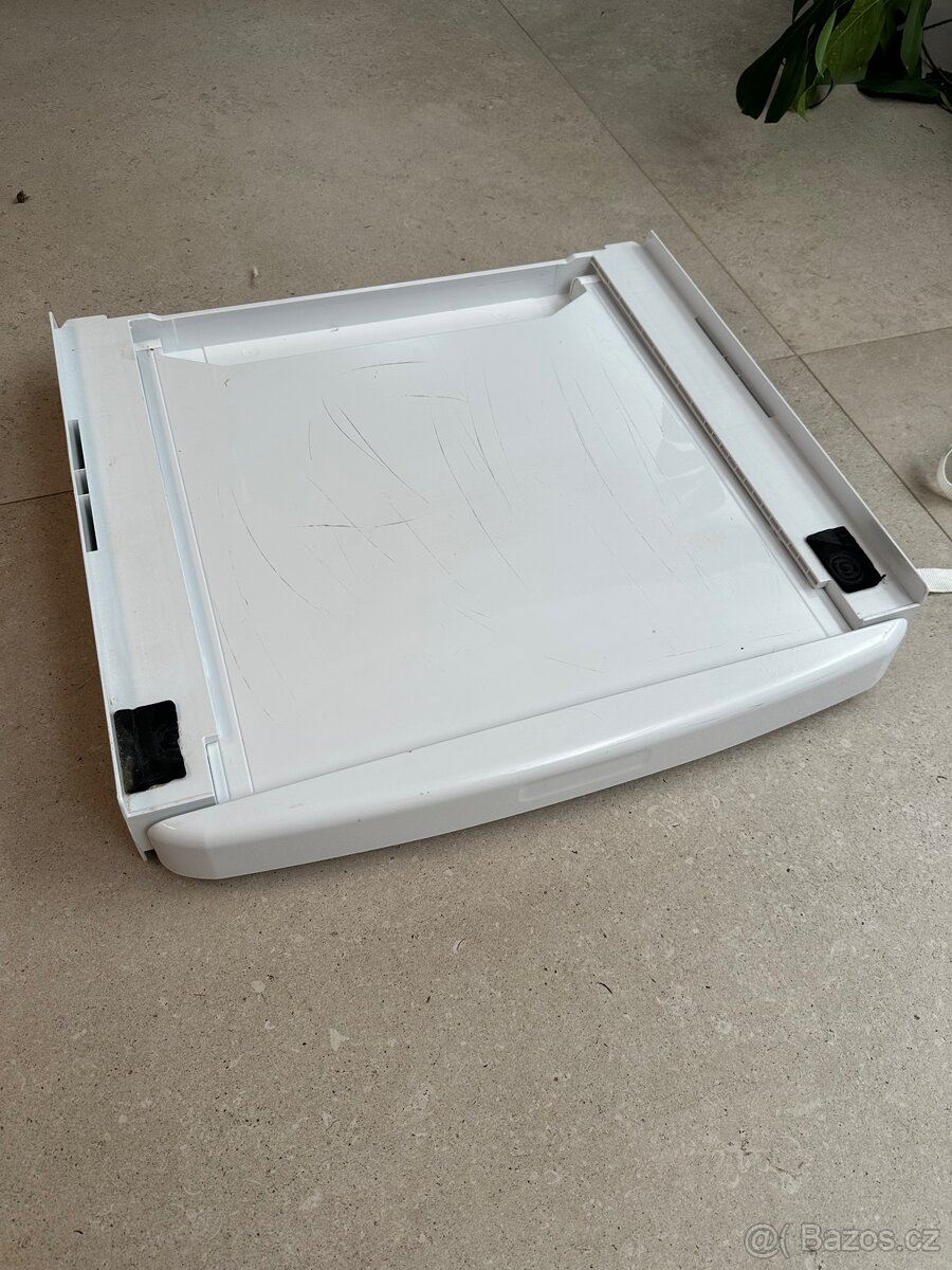 Mezikus / podložka mezi pračku a sušičku - 2