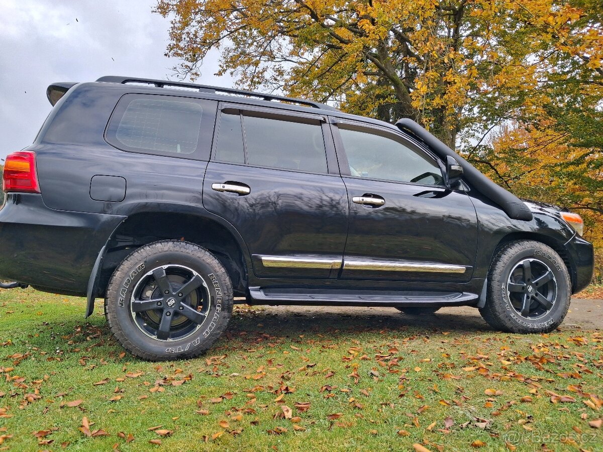 Prodám Toyota Land cruiser VDJ200