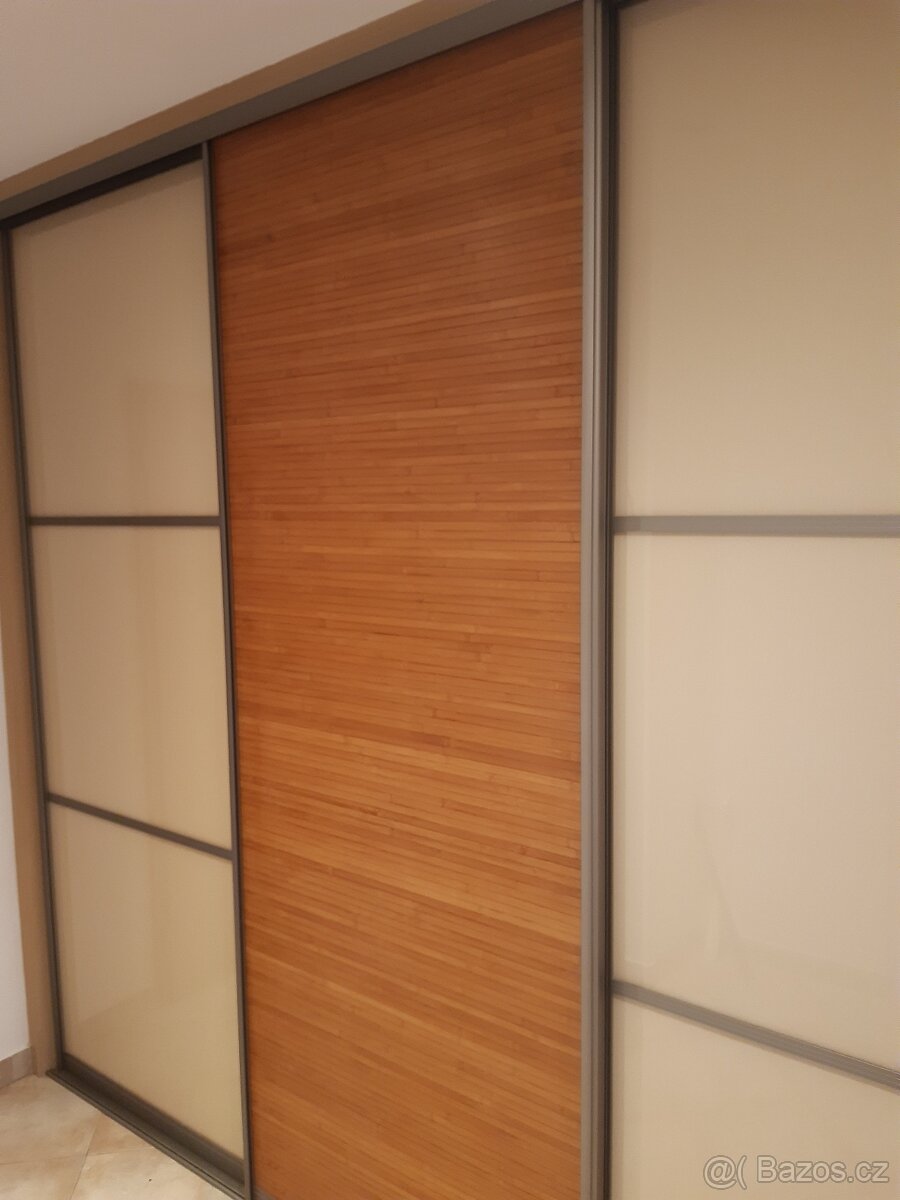 Šatní skříň 244 cm výška , šířka 274cm, hloubka 50cm - 2