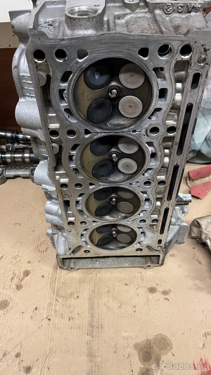 hlava motoru mercedes benz m271 1.8L - 2