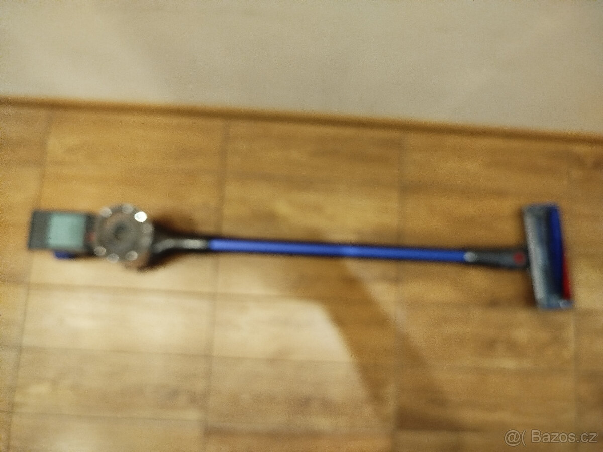 Vysavači značky Dyson V7 - 2