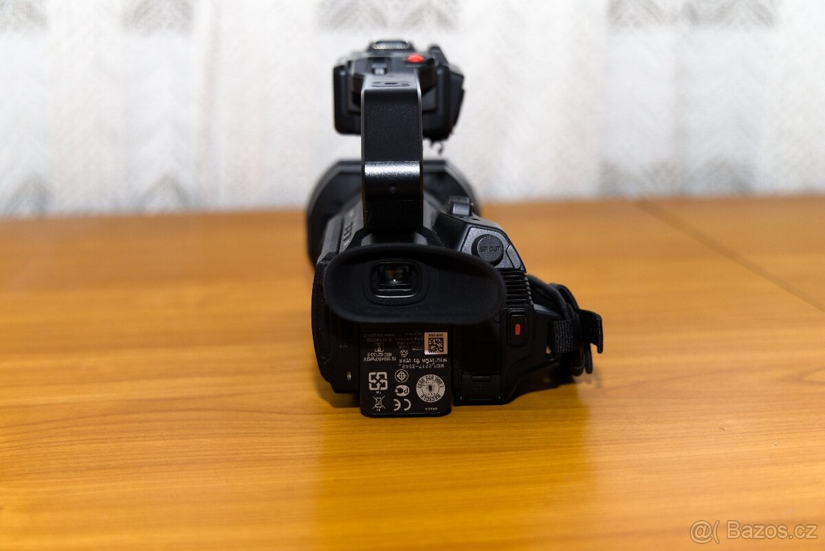 Panasonic HC-X2000 - 2