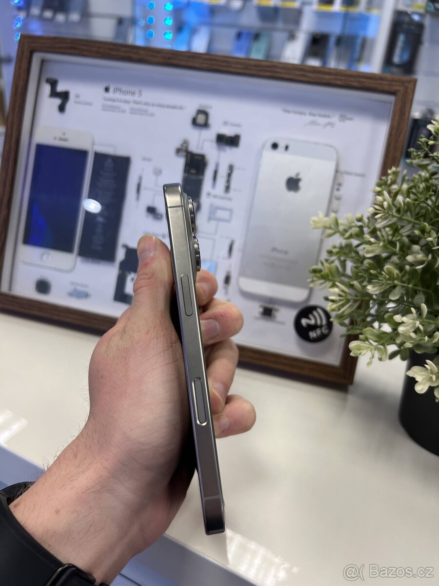 iPhone 16 Pro 256GB Natural Titanium E-SIM - 2