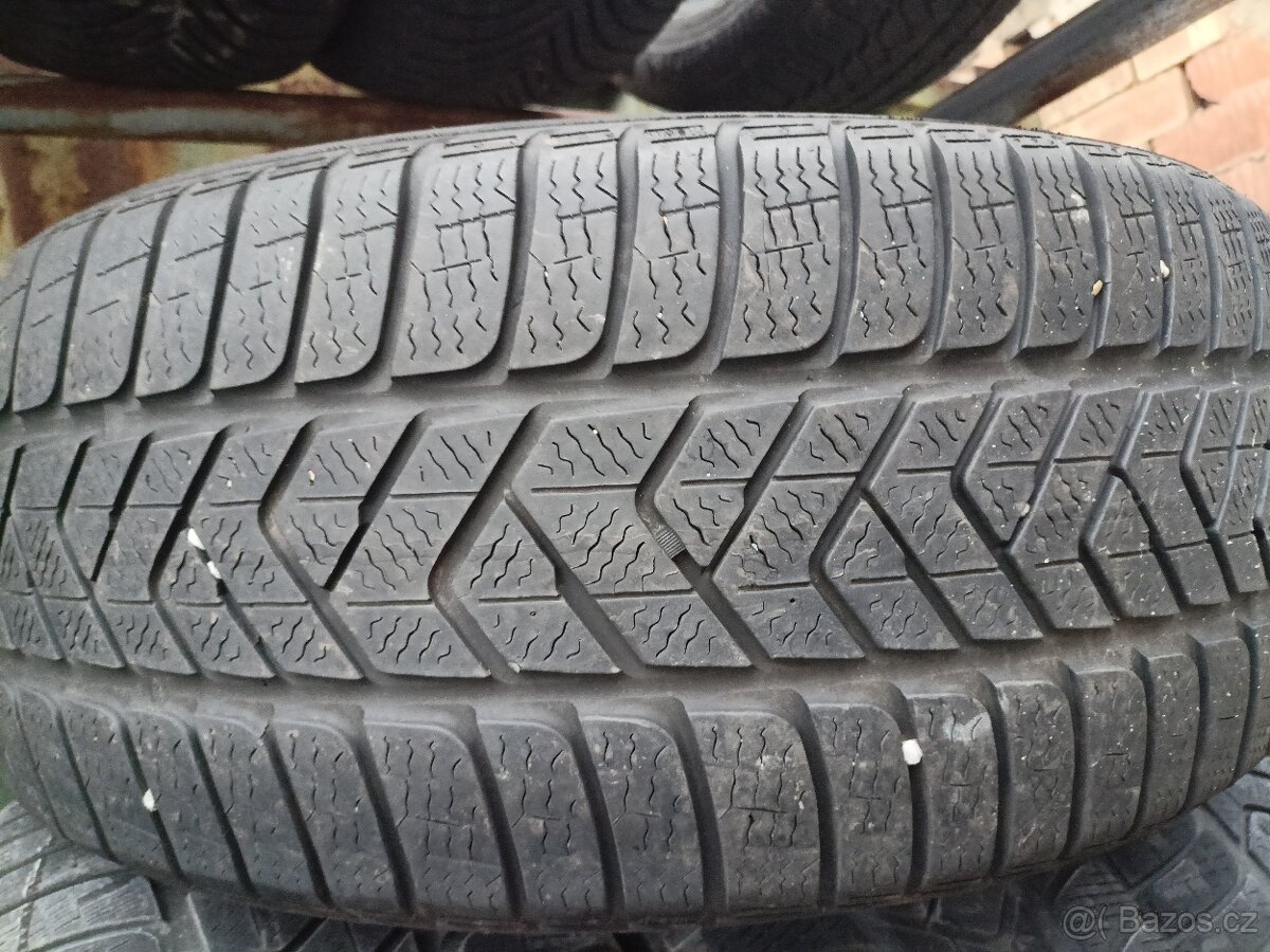 Pneu 245/45R19 102V Pirelli Sottozero 3 Mo - 2