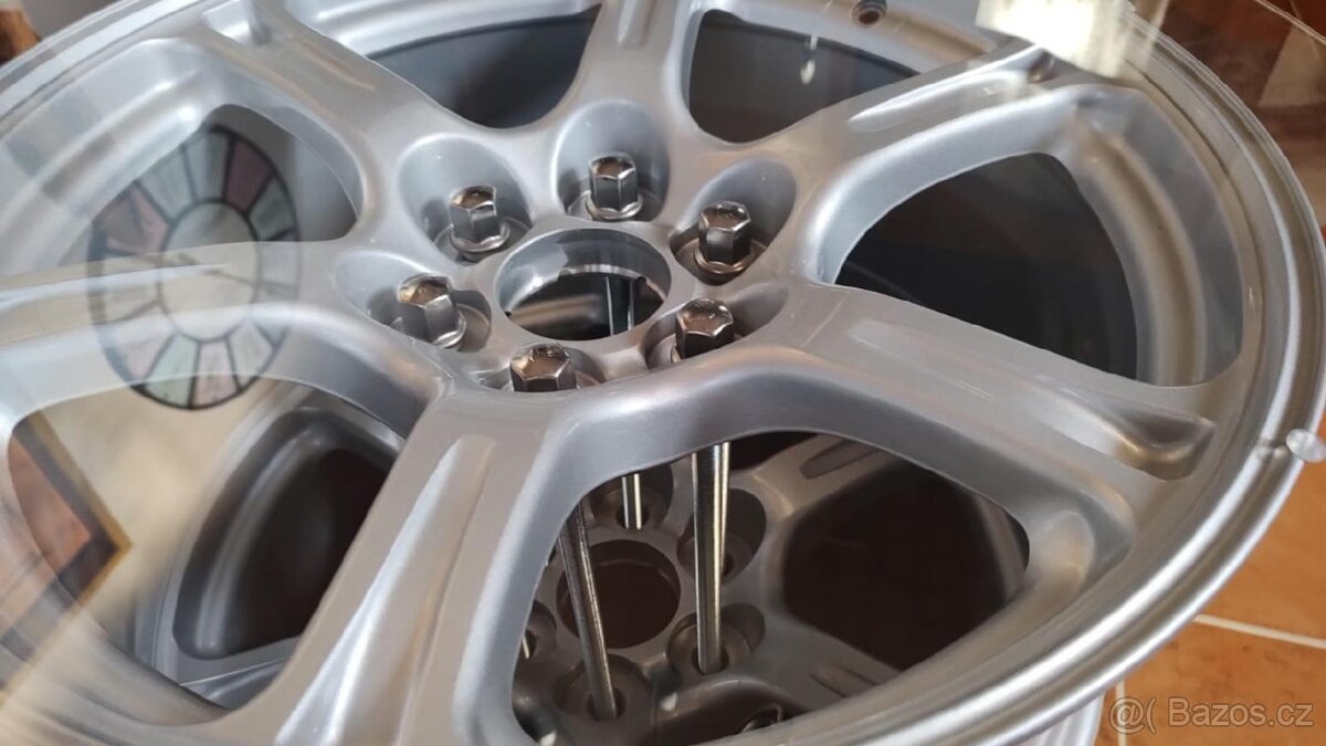 Konferenční stolek alu kolo - 2