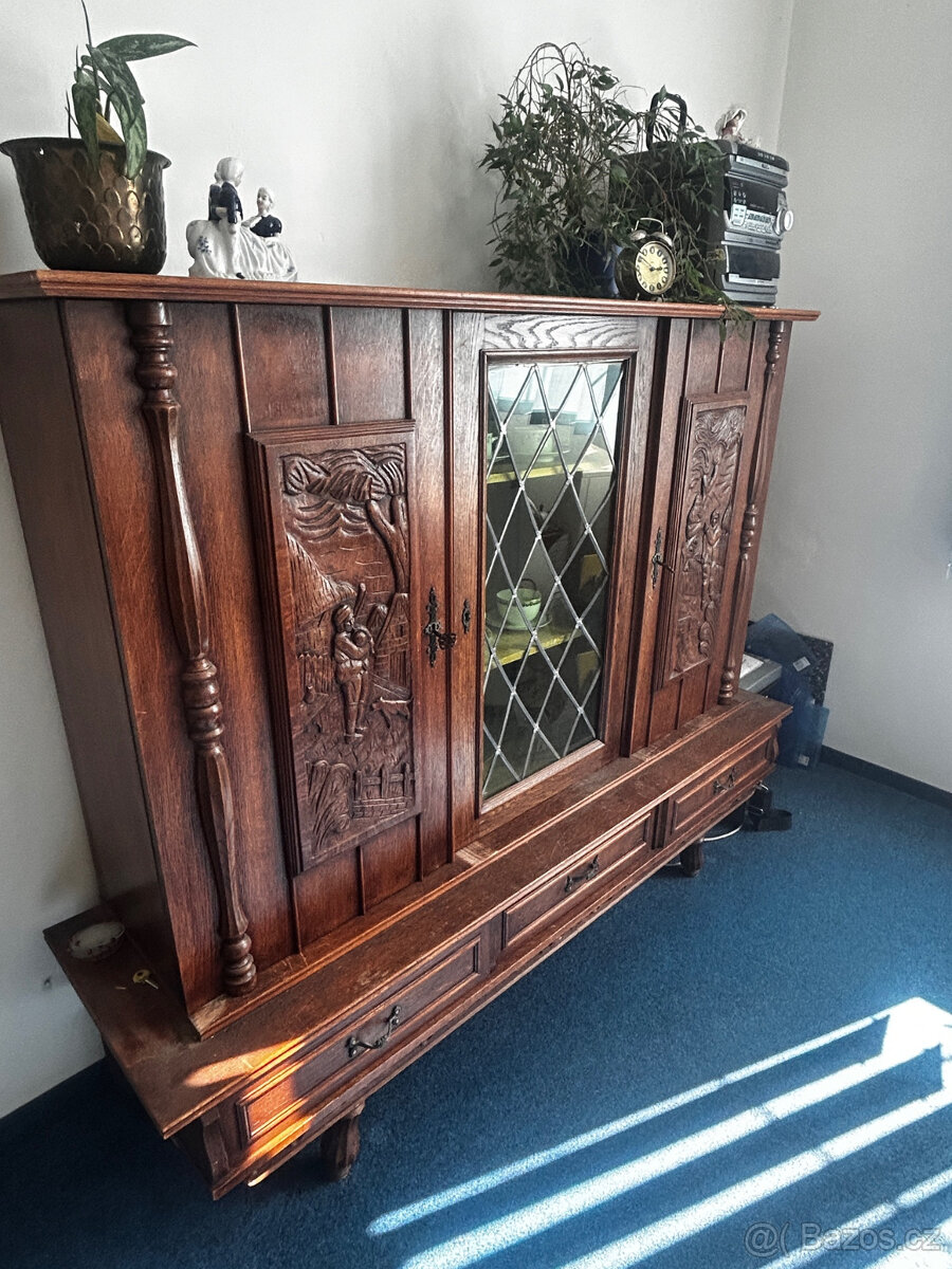 Starožitná masivní dubová skříň / kredenc - 2