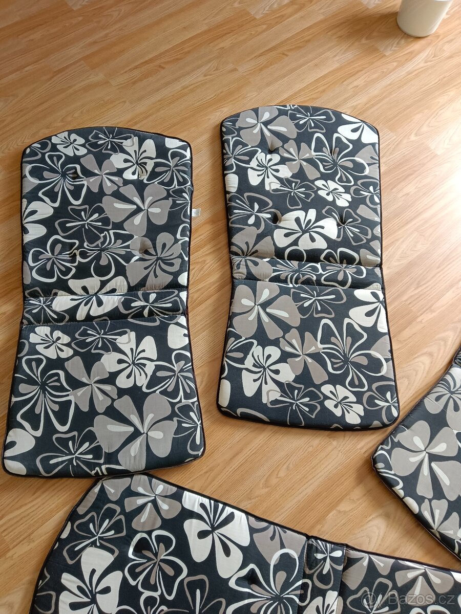 Podsedky na zidle - 2