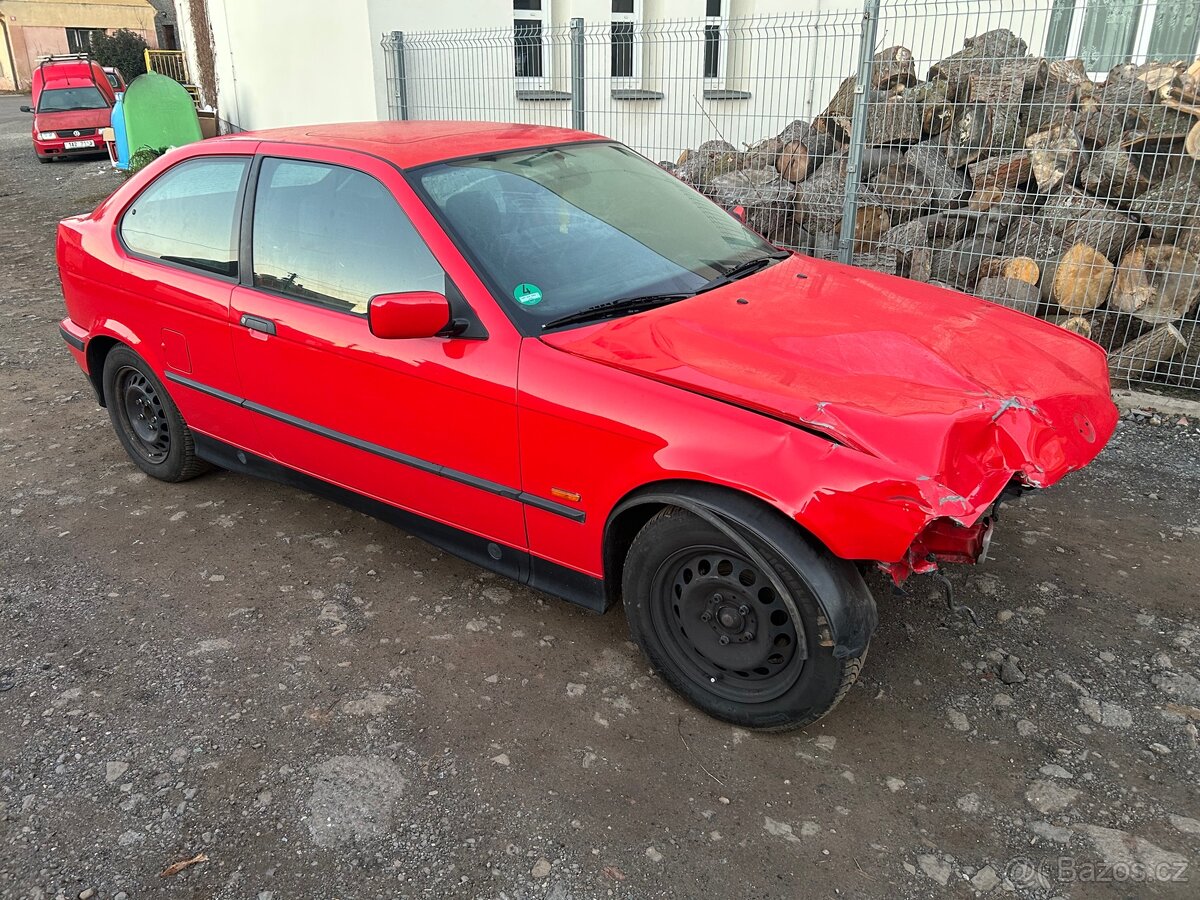 Bmw e36 316i Compact (havarovaný) - 2
