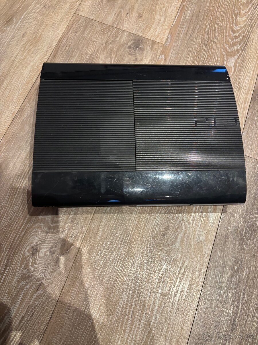 PLAYSTATION 3 – Konzole + 2 ovladače + volant + 5 her - 2