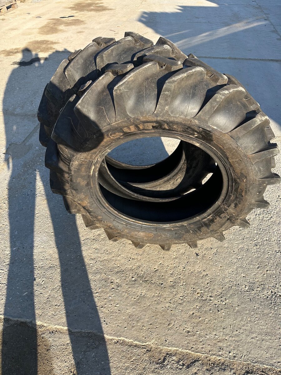 Podám přední pneu Zetor - 2