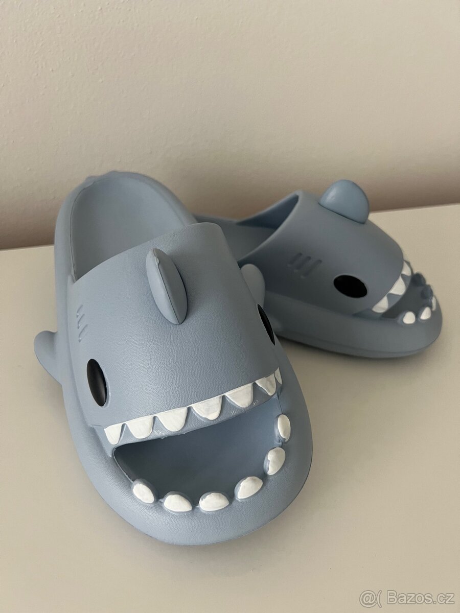 Comfyfins Shark slide Pantofle, žabky - 2