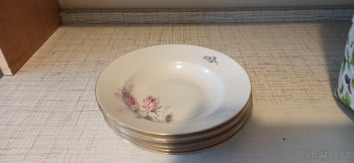 Hluboké talíře s růžičkou - 2